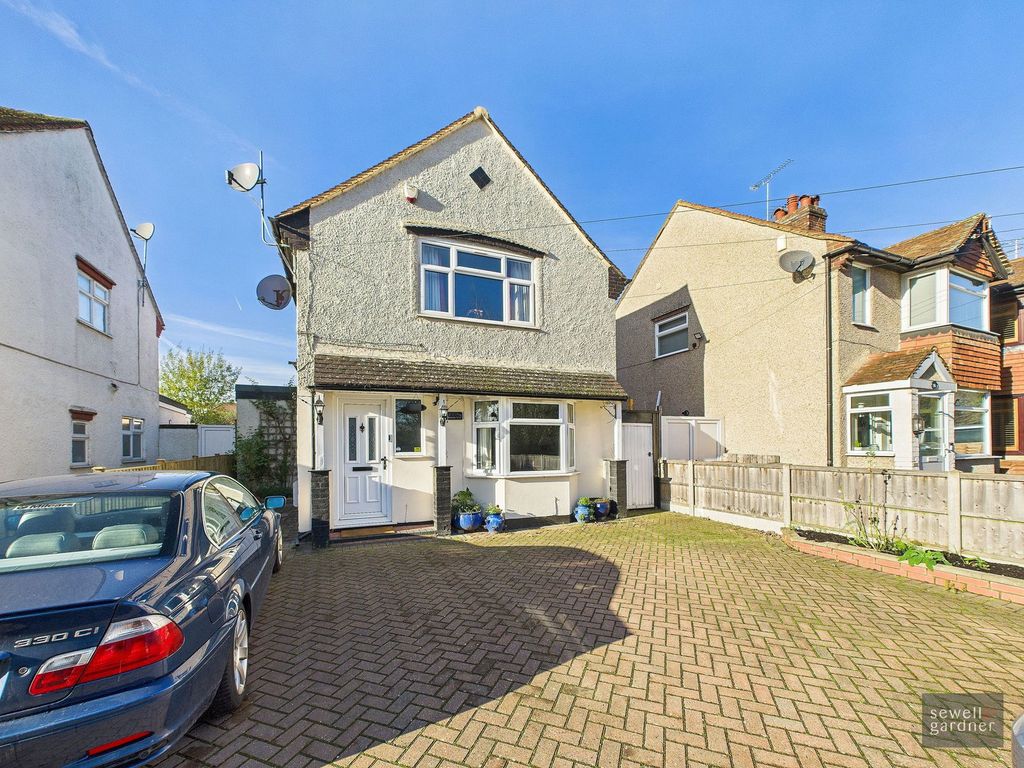 Property photo 1 of 17