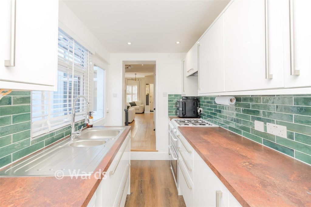 Property photo 2 of 14 Kitchen