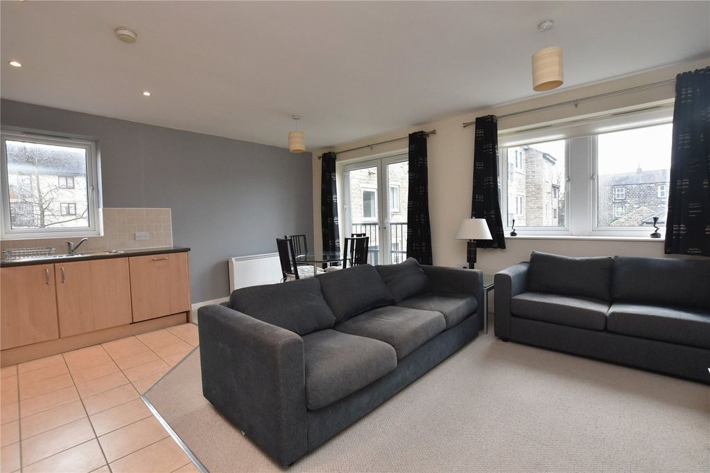 Property photo 2 of 13 Picture No. 22