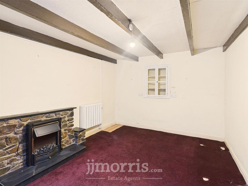 Property photo 3 of 26 Sitting Room