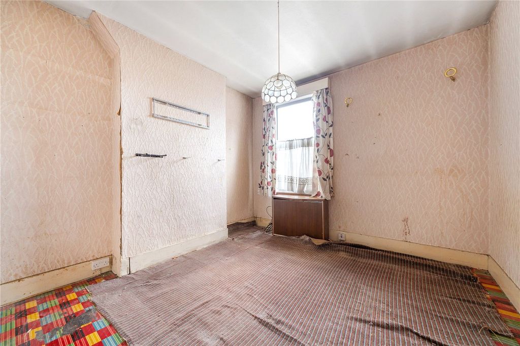 Property photo 3 of 13 Bedroom 2