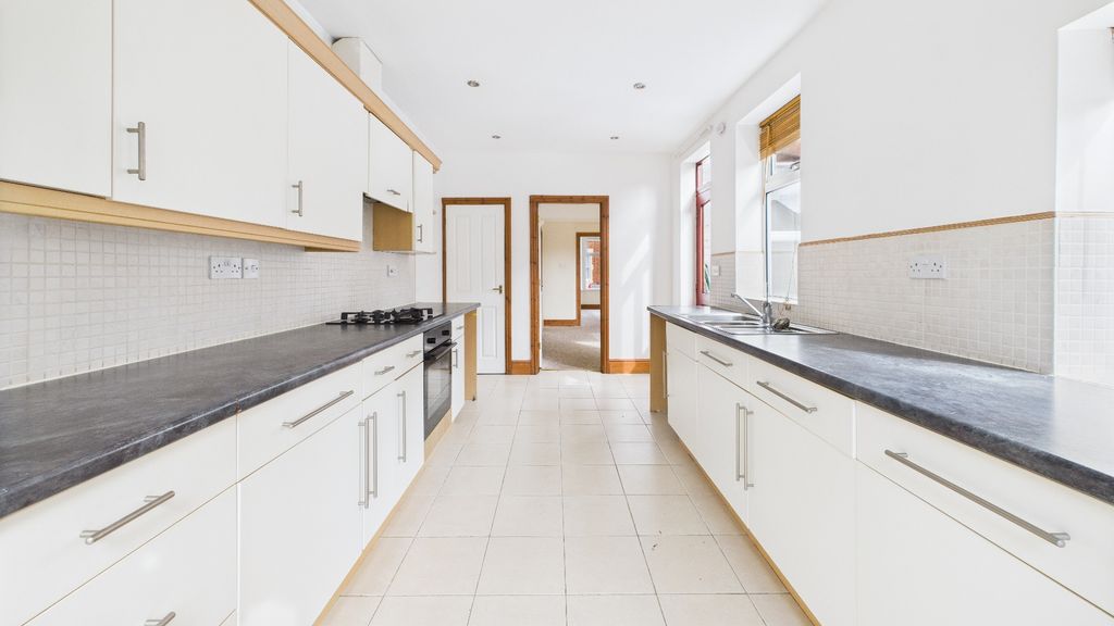 Property photo 3 of 24 4192599
