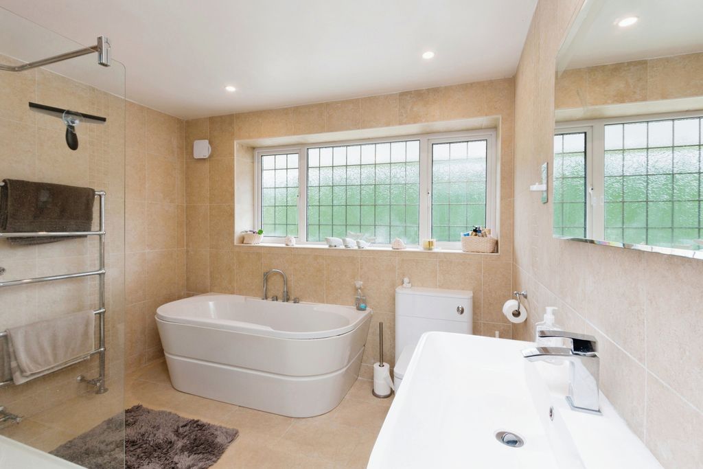 Property photo 2 of 17 Photography