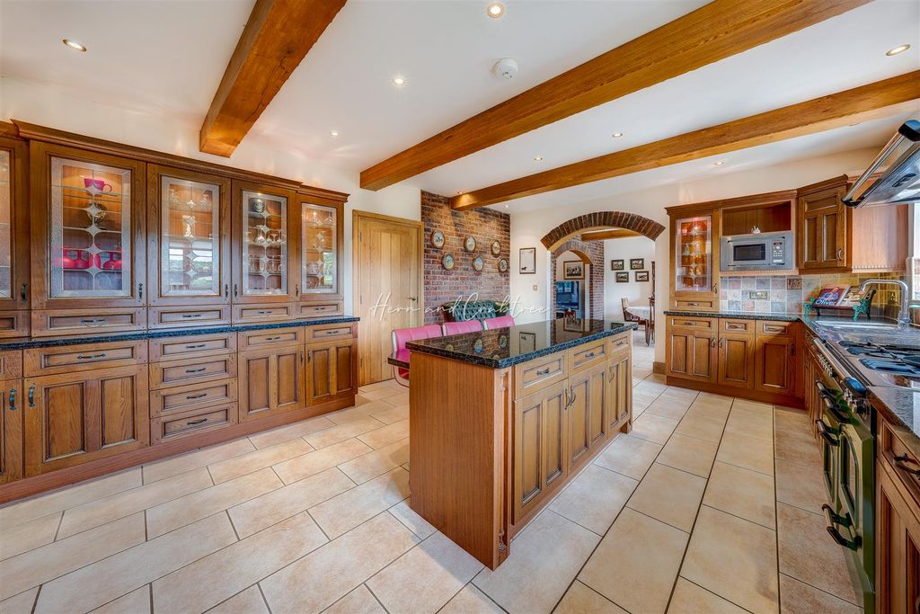 Property photo 3 of 58 Walk Farm, Castleton, Herncrabtree (33).Jpg