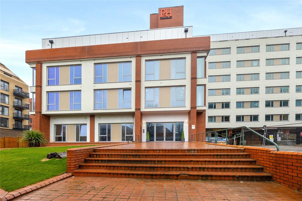 Property photo 3 of 17 Picture 3