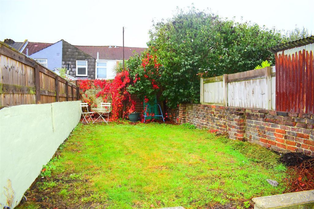 Property photo 3 of 11