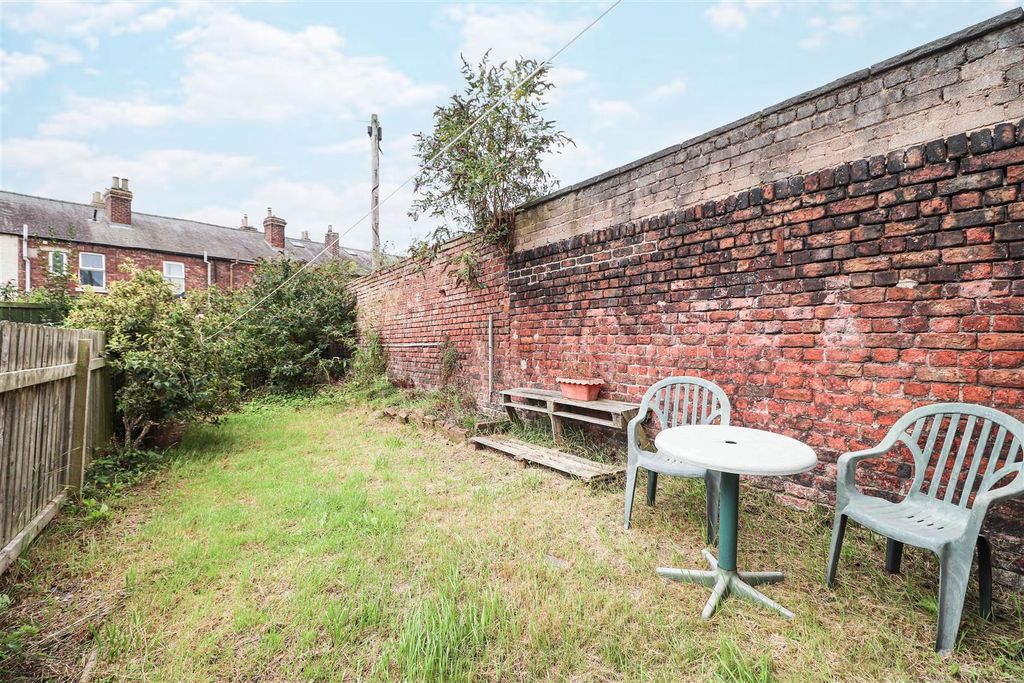 Property photo 3 of 12