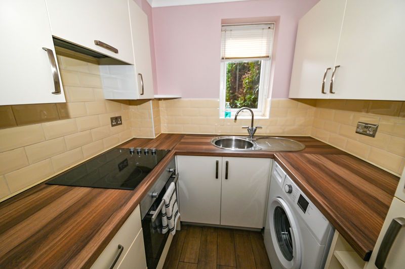 Property photo 3 of 12 Photo 4