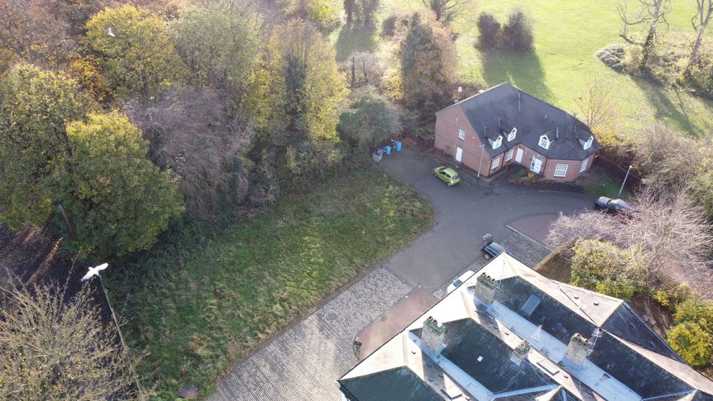 Property photo 3 of 11