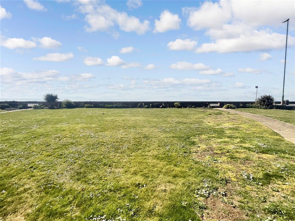 Property photo 2 of 9 Views