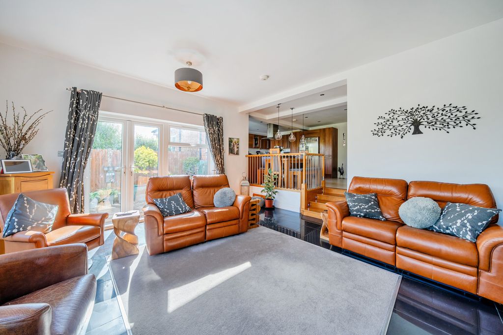 Property photo 2 of 13 2