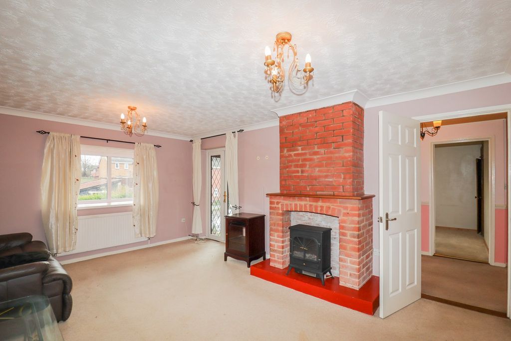 Property photo 2 of 22