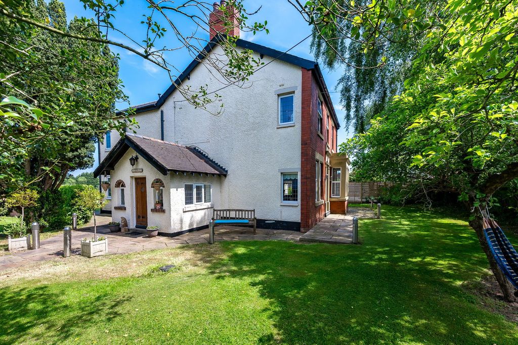 Property photo 3 of 35