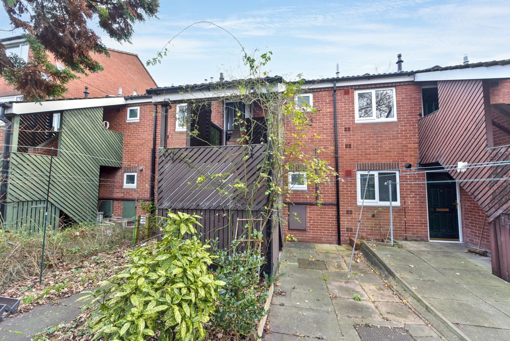 Property photo 1 of 20 10 Dundas Close, Nottingham, Nottinghamshire, Ng1 4Ex