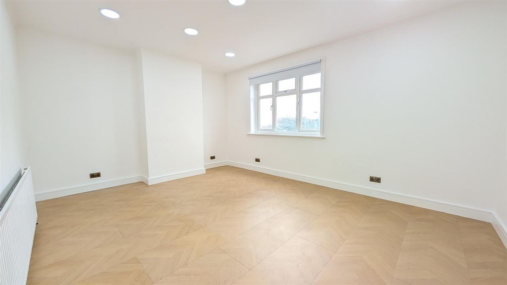 Property photo 2 of 14 1000694907.Jpg