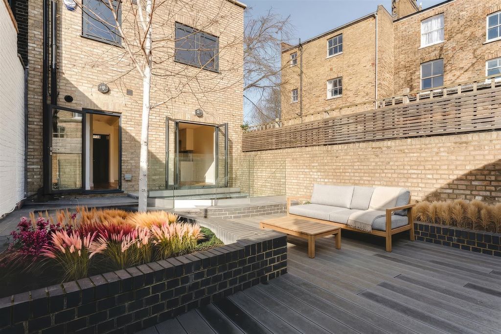 Property photo 3 of 19 Garden2.Jpg