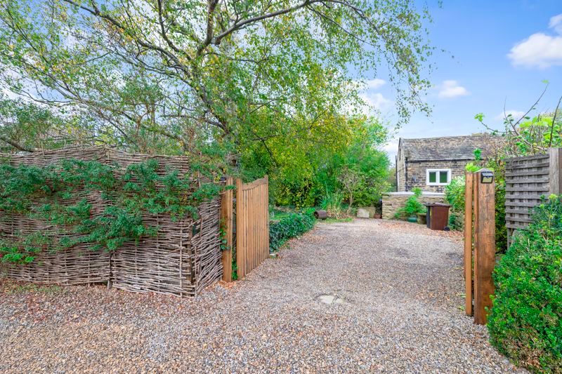 Property photo 3 of 43 Photo 25