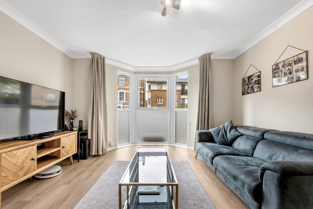 Property photo 3 of 20 Living Room