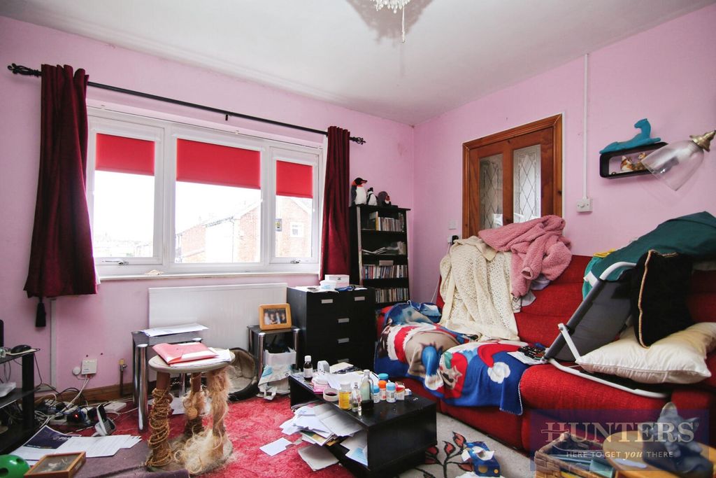 Property photo 3 of 15 Living Room