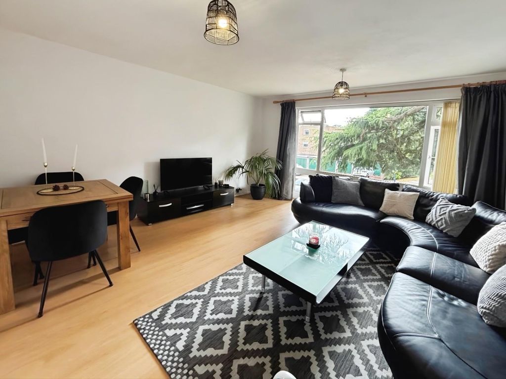Property photo 2 of 12 Lounge Dining Room 1