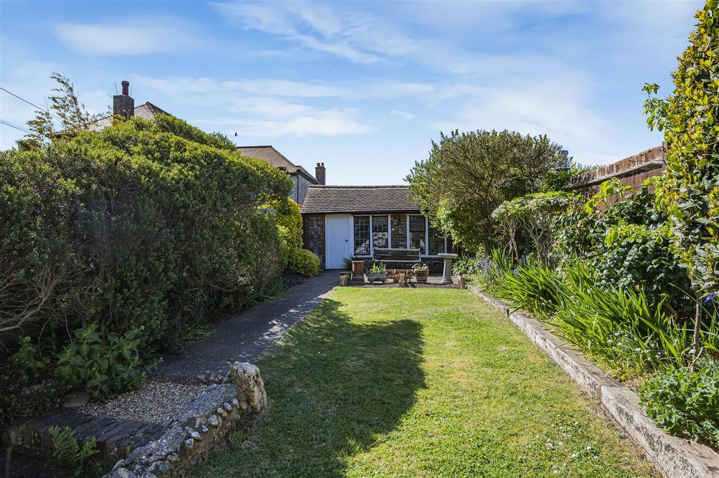 Property photo 2 of 21 Rear
