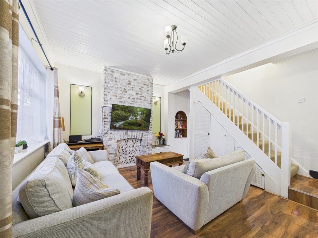 Property photo 2 of 18 Cam01358G0-Pr0197-Still001.Jpg