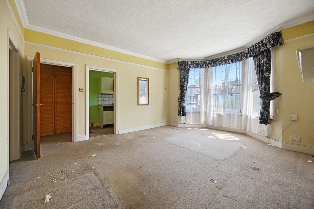 Property photo 3 of 8