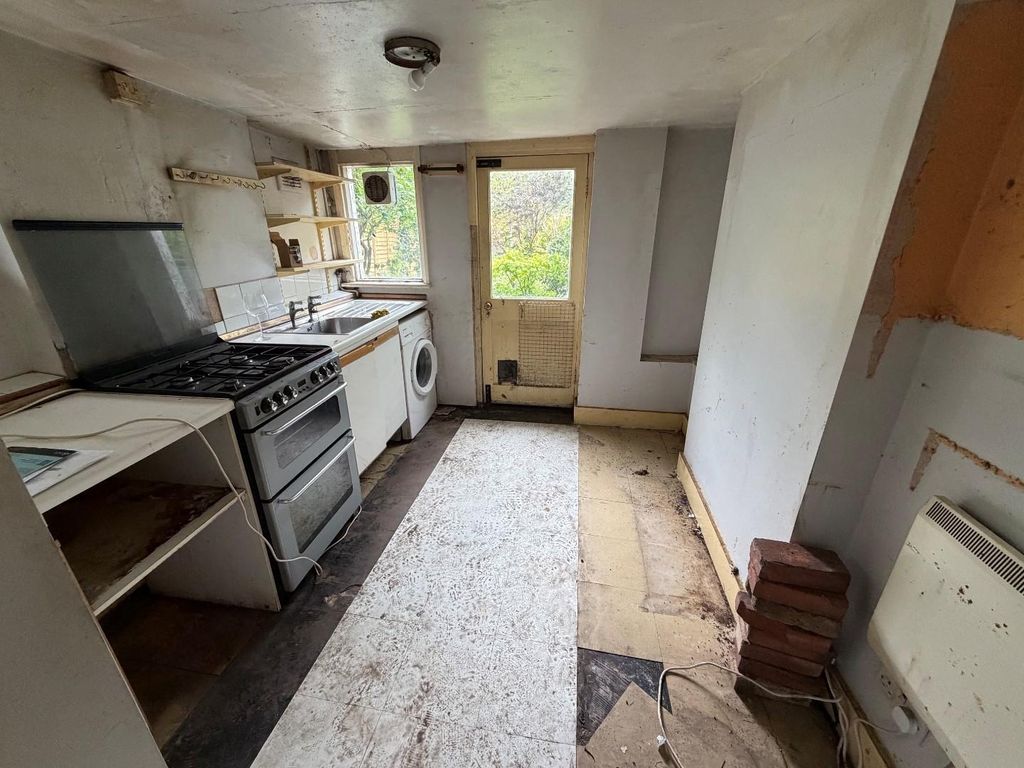 Property photo 3 of 3 Kitchen