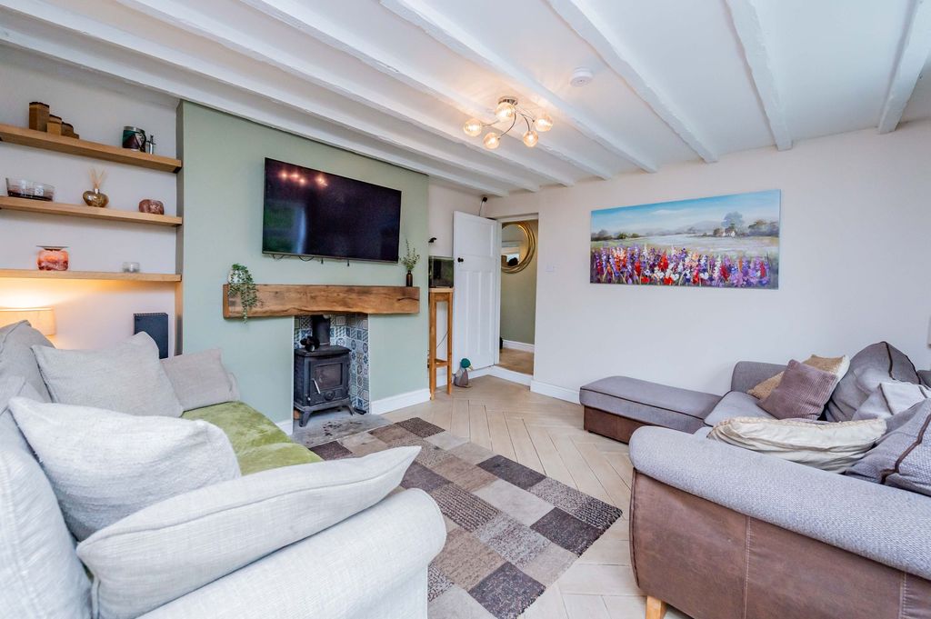Property photo 2 of 40
