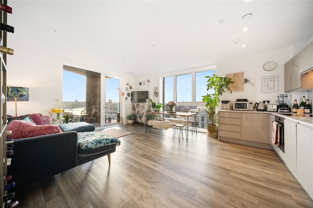 Property photo 1 of 11 Reception