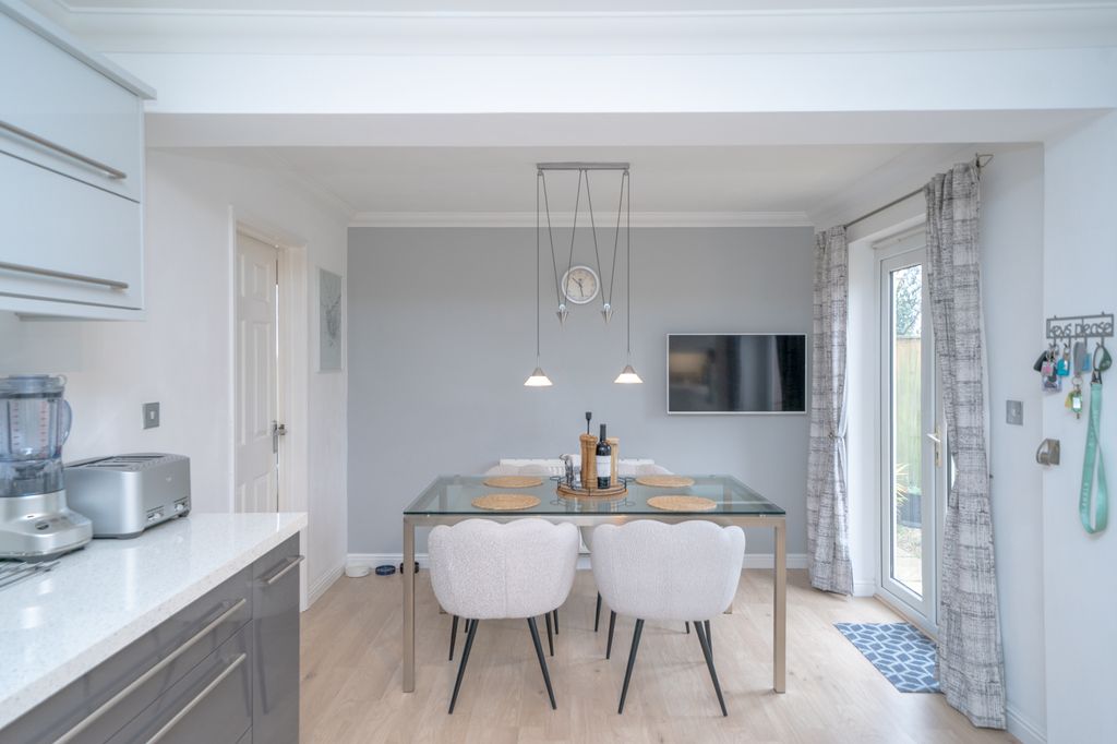 Property photo 2 of 27 Dsc09833-Hdr