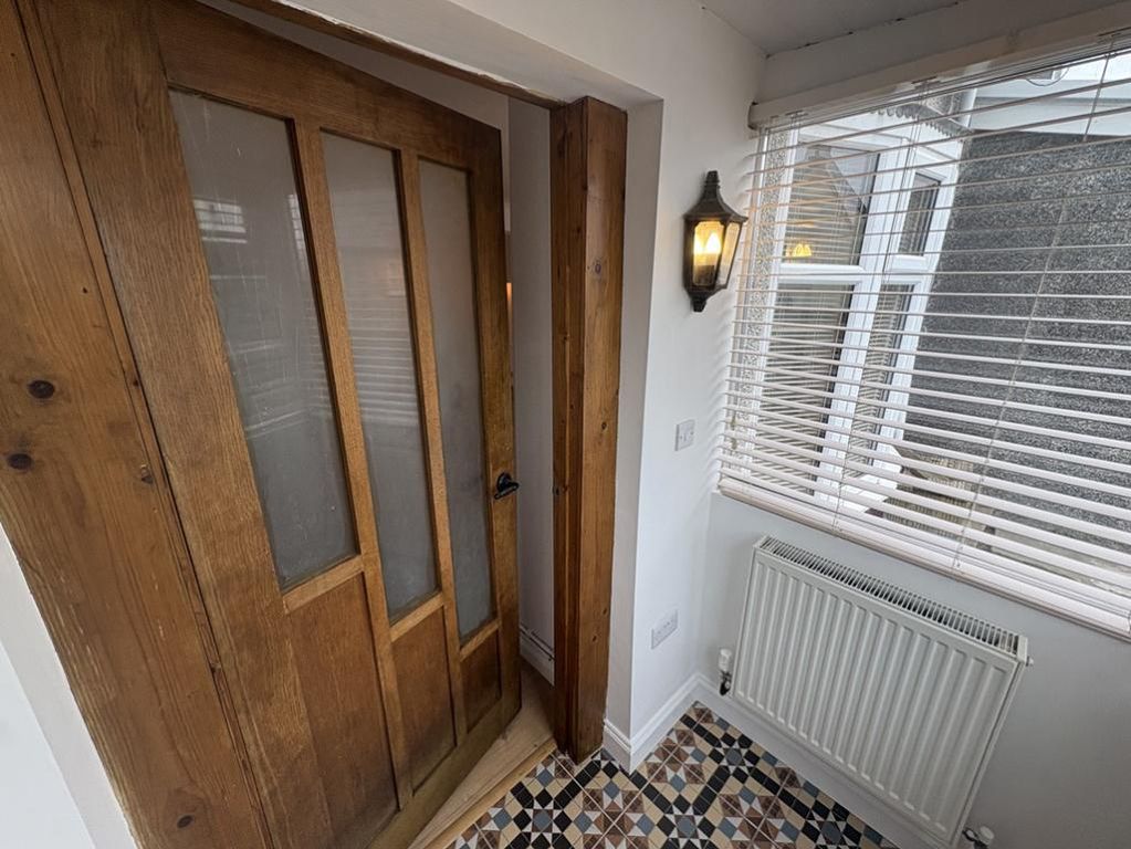 Property photo 2 of 9 Entrance Porch