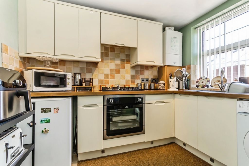 Property photo 2 of 16 Photo