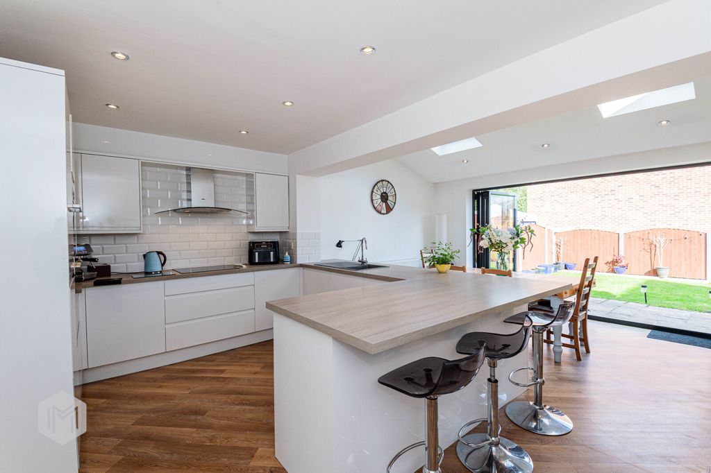 Property photo 3 of 20 Picture No. 11