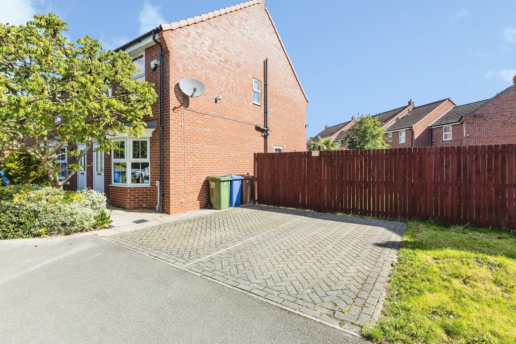 Property photo 2 of 38