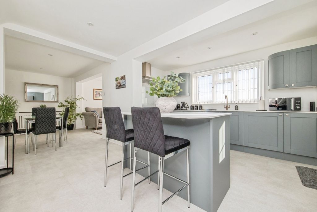 Property photo 2 of 22 Pbox-Img.Jpg