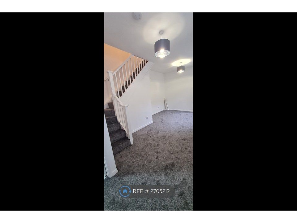 Property photo 2 of 6 Lounge 1