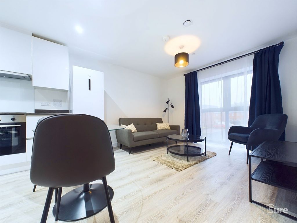 Property photo 2 of 8