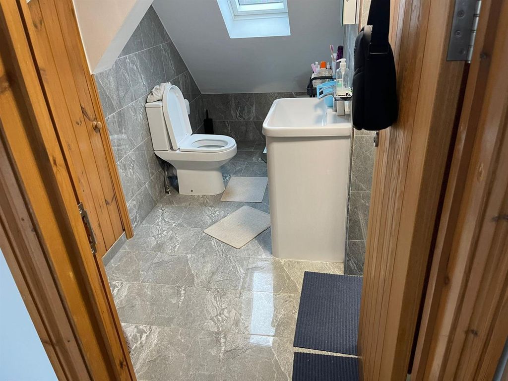 Property photo 3 of 3 Double Room With En-Suite To Rent