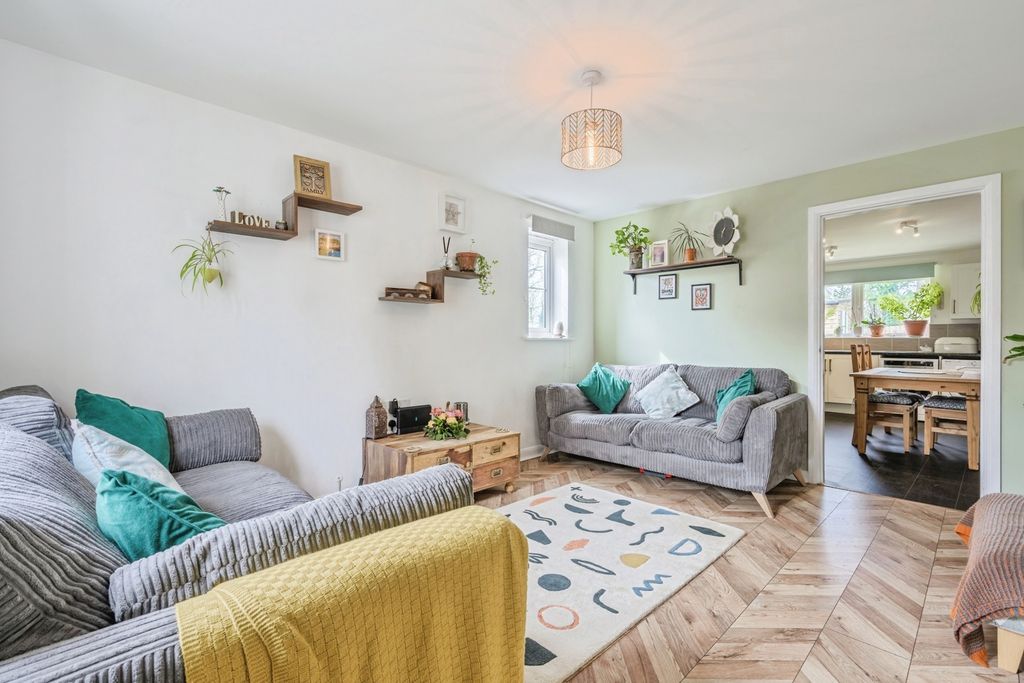 Property photo 3 of 17 Pbox-Img.Jpg