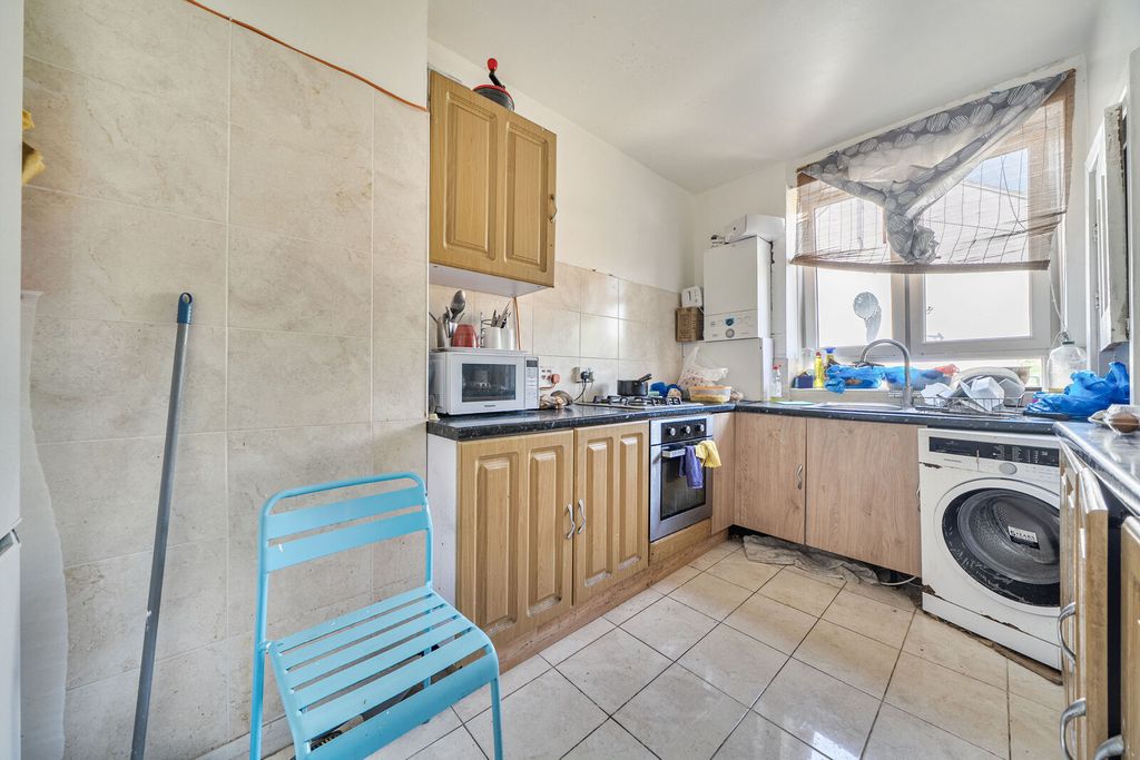 Property photo 2 of 9