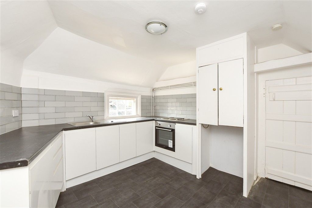 Property photo 1 of 10 Kitchen