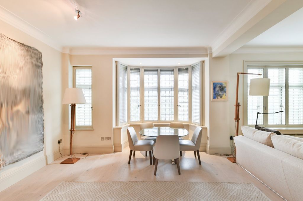 Property photo 2 of 18 Dining Area