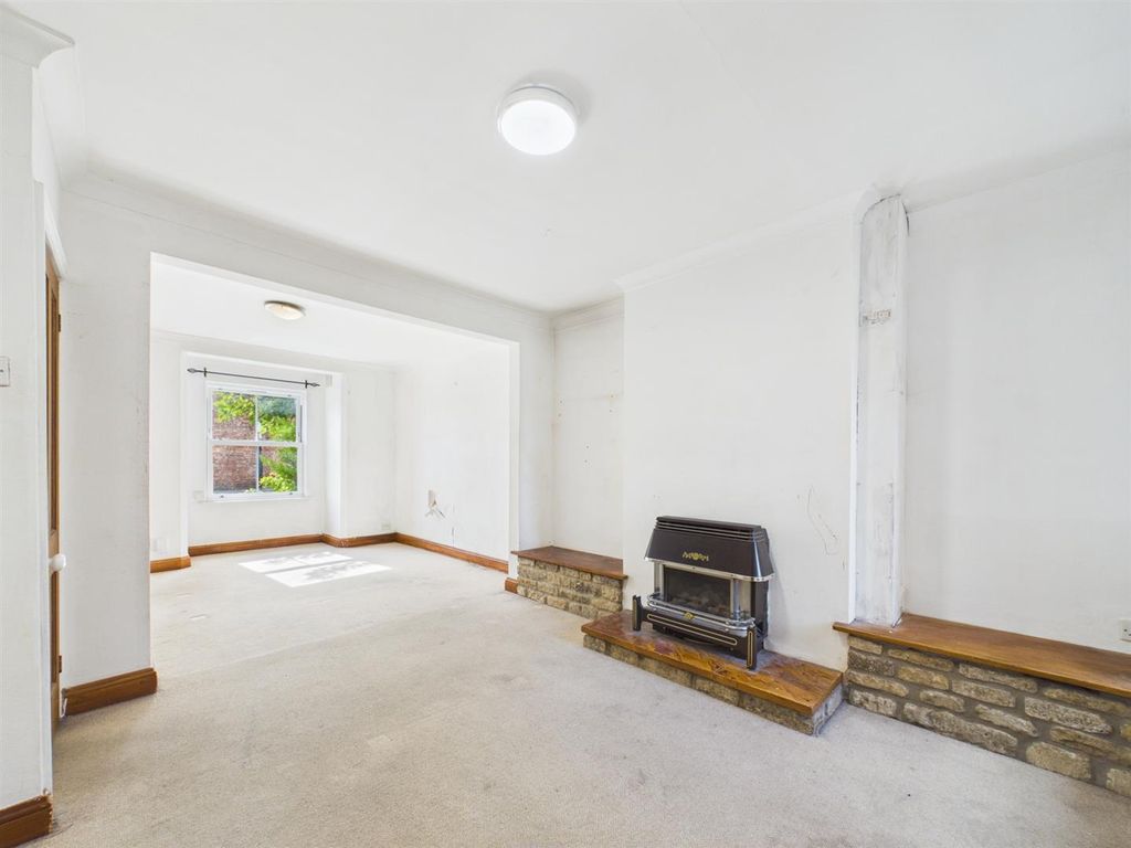 Property photo 2 of 12 Living/Dining Room