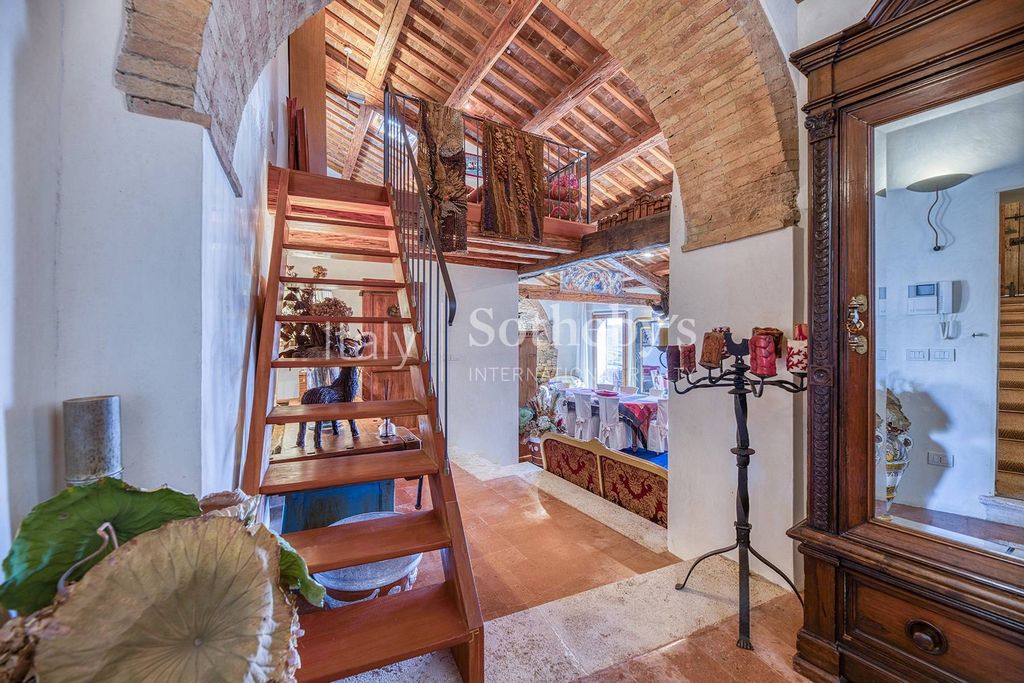 Property photo 3 of 25