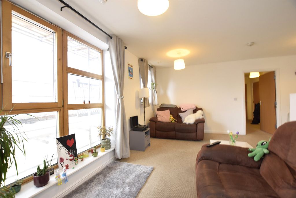 Property photo 3 of 8 Picture No. 02