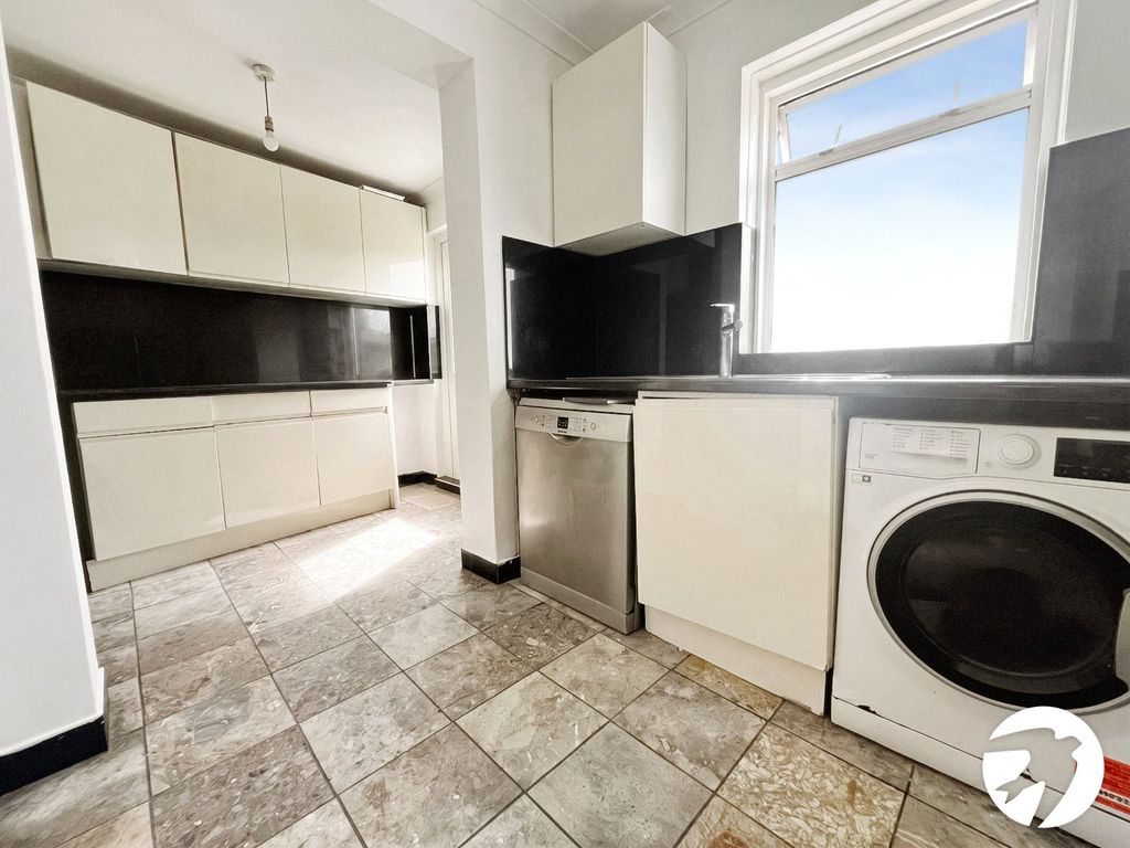 Property photo 3 of 8 Picture No. 01