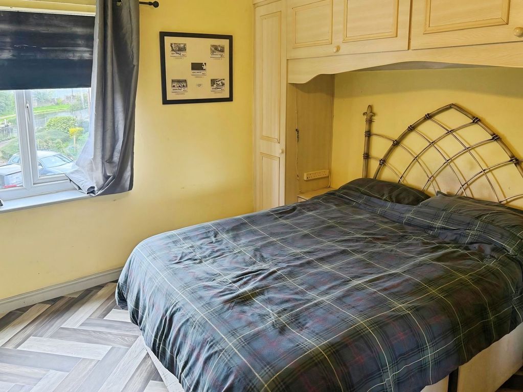 2 bed flat for saleLockside, Blackburn BB2 photo 5