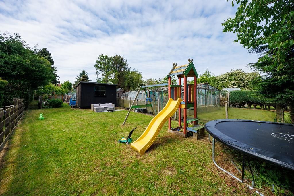 Property photo 2 of 25