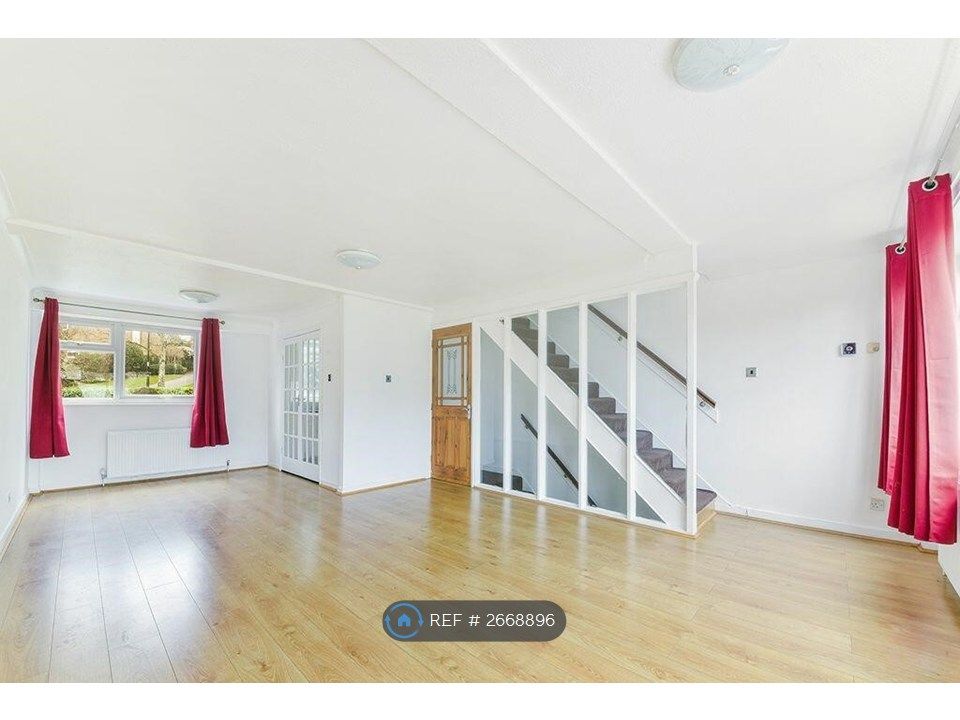 Property photo 1 of 12 Living